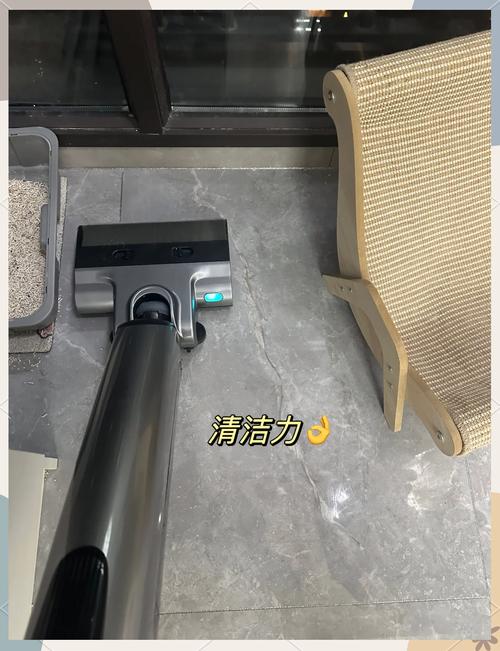 洗地机 vs 扫地机 谁更实用？深入对比帮你选
